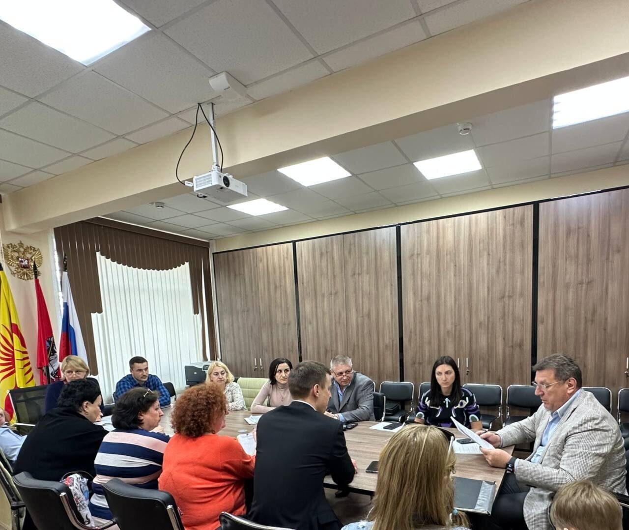 Совет общественности провели представители администрации поселения Краснопахорское